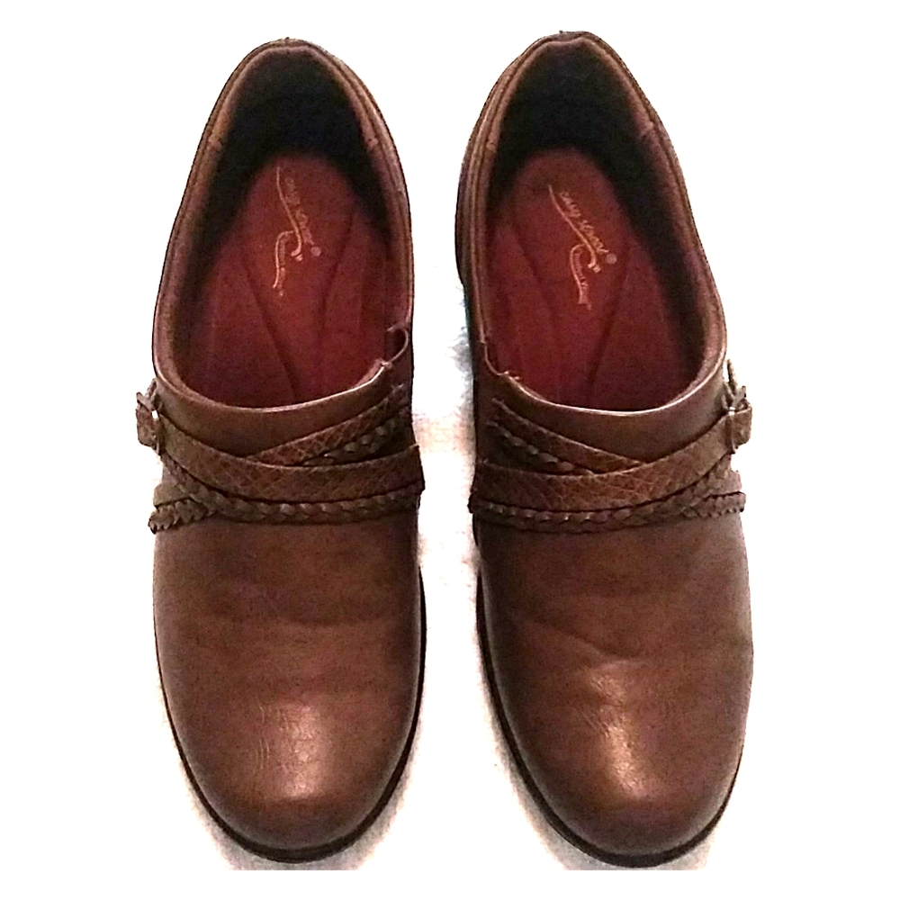 Easy Street comfort wave shoes